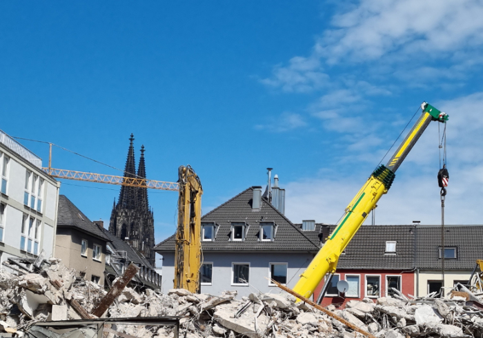 Köln; Die Ewige Baustelle